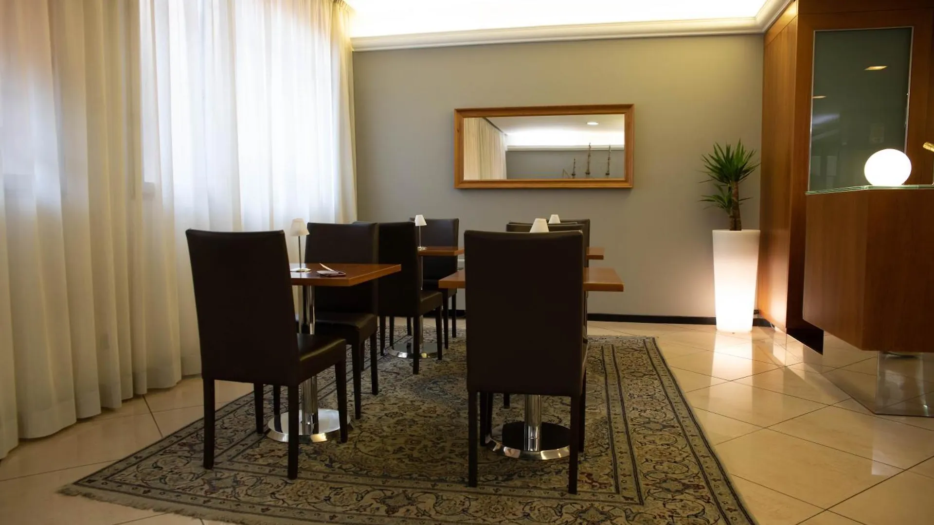 Hotel Berlino Milano 3*,